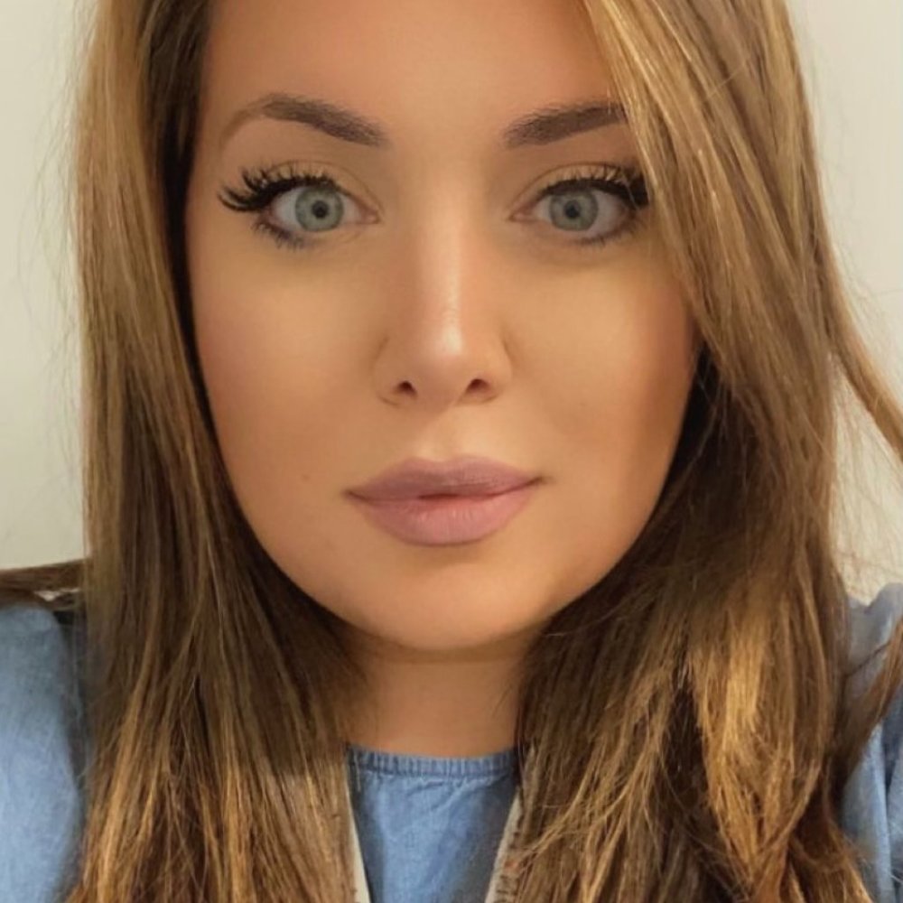 Meet your Posher, Alexandra